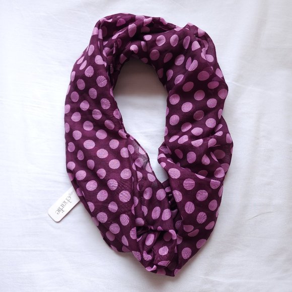 Charming Charlie Infinity Scarf "Winter Blooms" - Picture 1 of 6